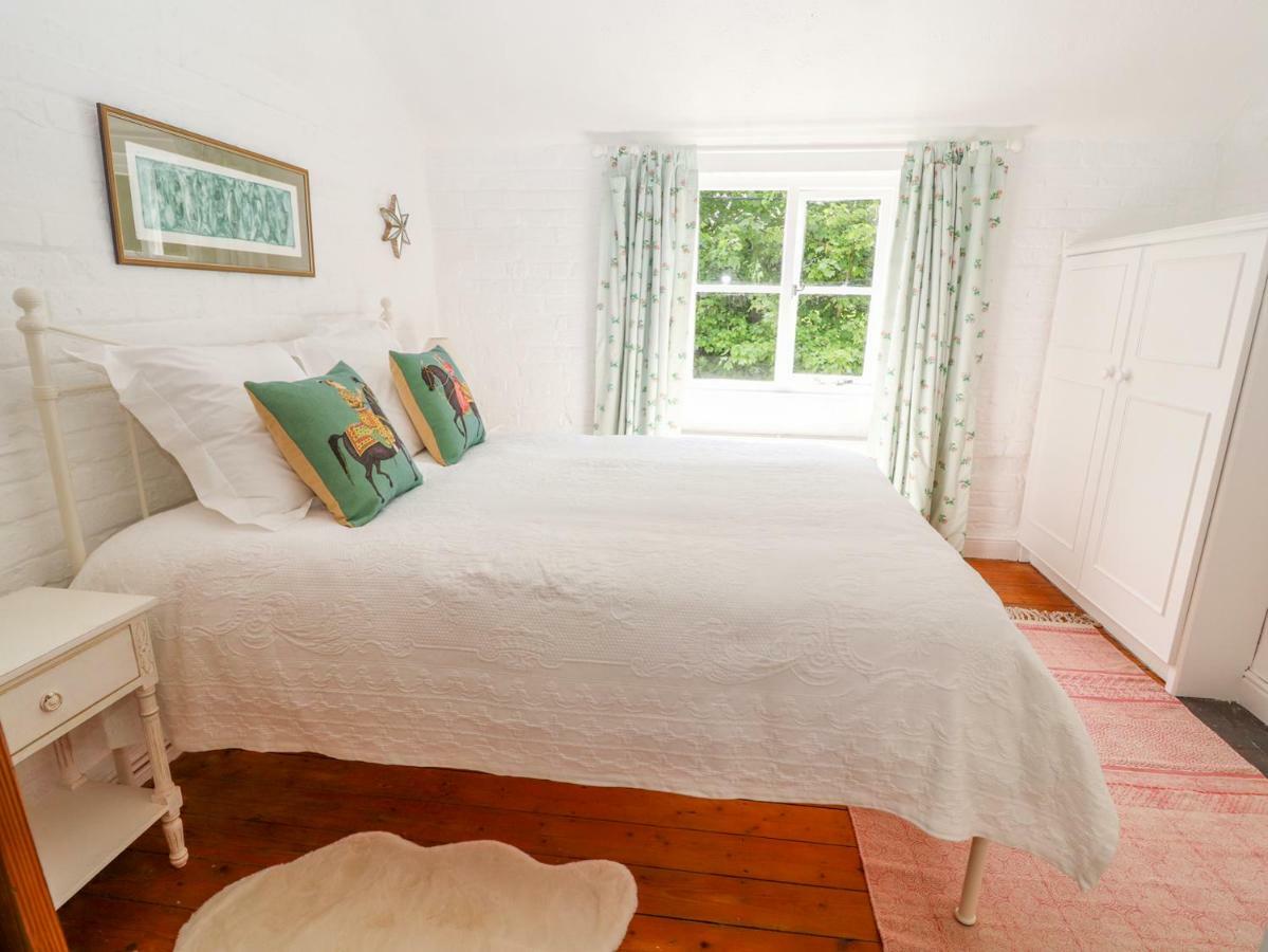Minnow Cottage Malpas  Exterior photo